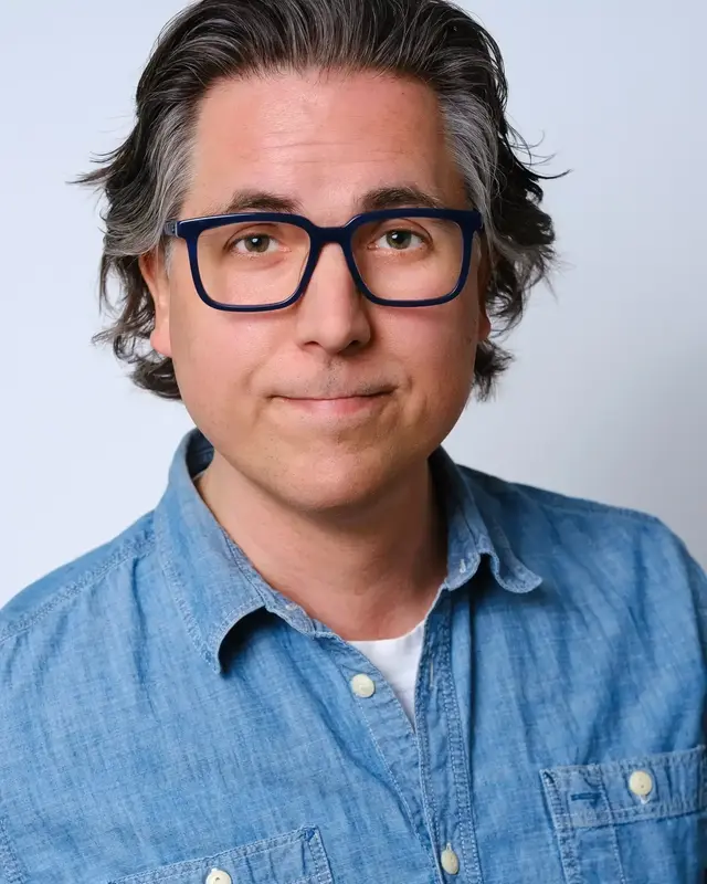 Dan MacDonald - Professional Headshot Photographer